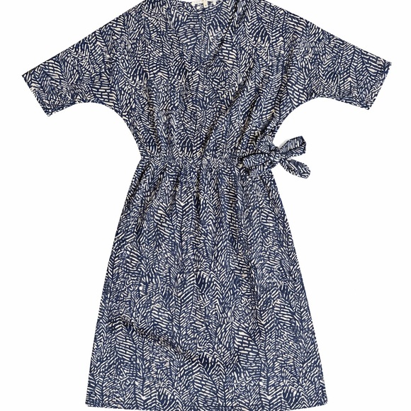 Collective Concepts Dresses & Skirts - Collective Concepts Navy and Cream Abstract Dress Size Medium
